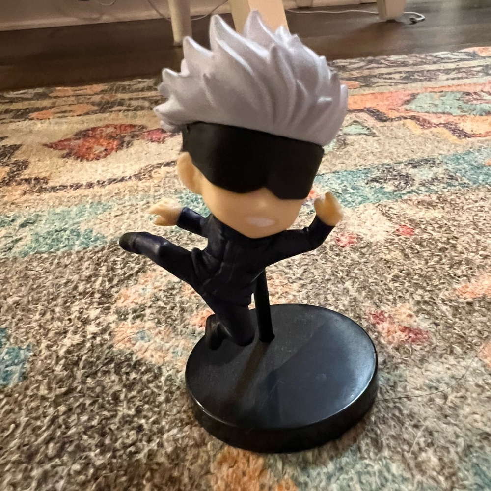 Gojo Figure